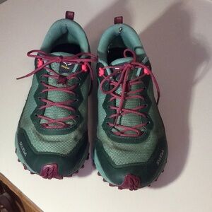 Salewa WS Ultra Train 3 Hiking and Trail Shoe.   Duck Green.  8/39